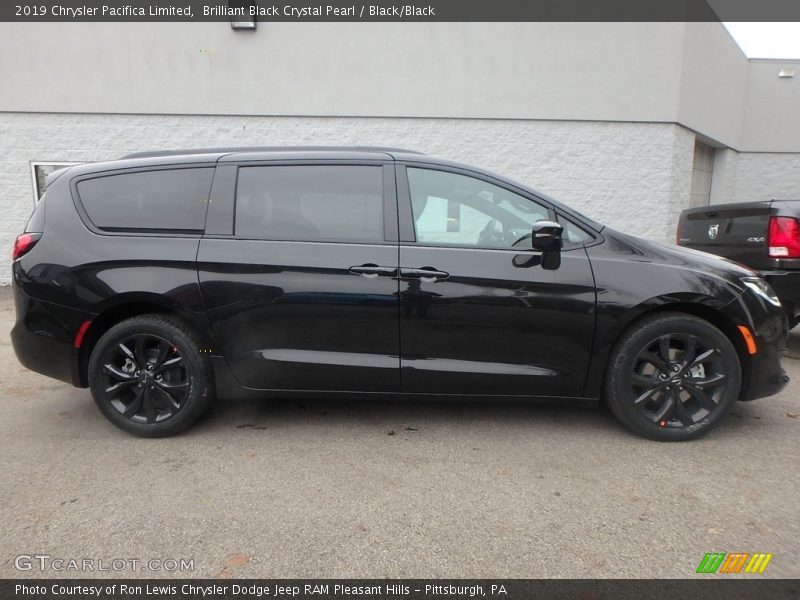 Brilliant Black Crystal Pearl / Black/Black 2019 Chrysler Pacifica Limited