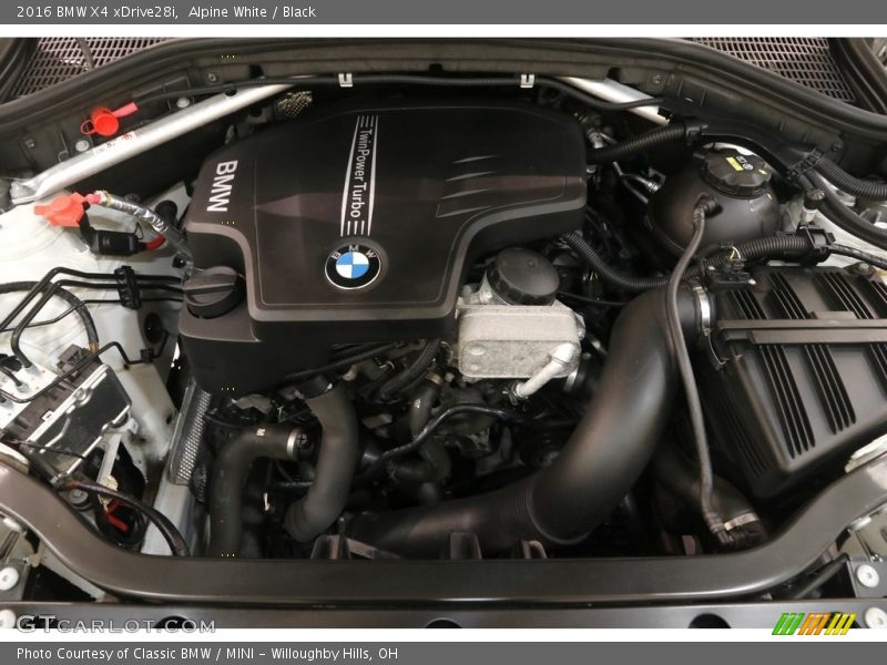 Alpine White / Black 2016 BMW X4 xDrive28i