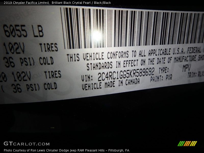 Brilliant Black Crystal Pearl / Black/Black 2019 Chrysler Pacifica Limited