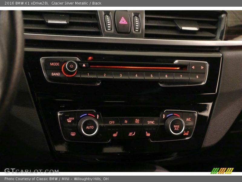 Glacier Silver Metallic / Black 2016 BMW X1 xDrive28i