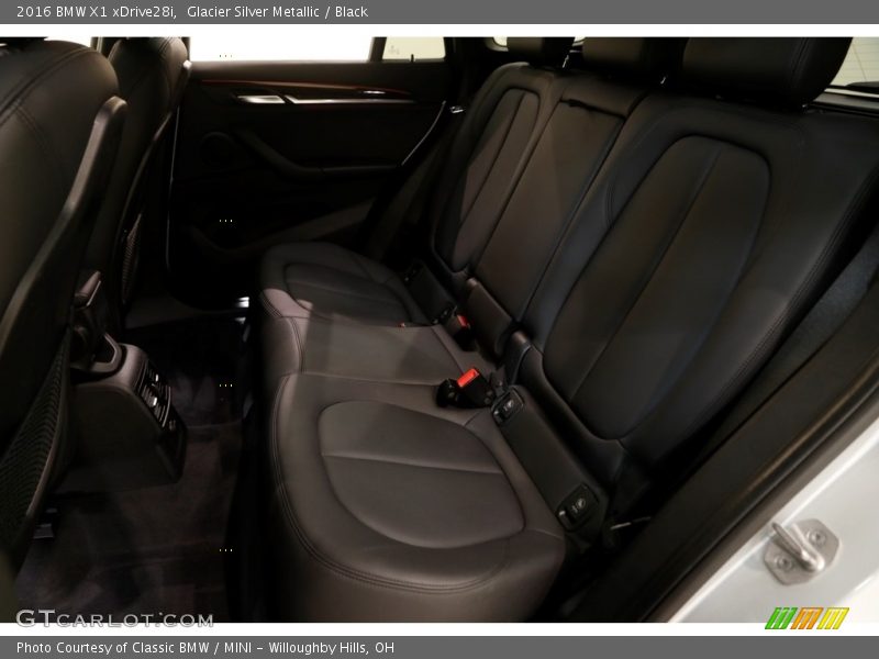 Glacier Silver Metallic / Black 2016 BMW X1 xDrive28i