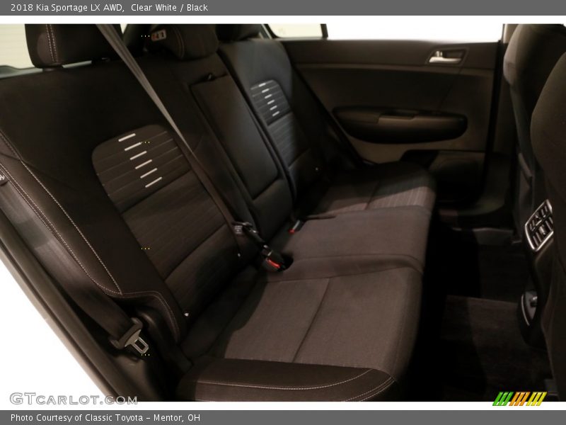 Clear White / Black 2018 Kia Sportage LX AWD