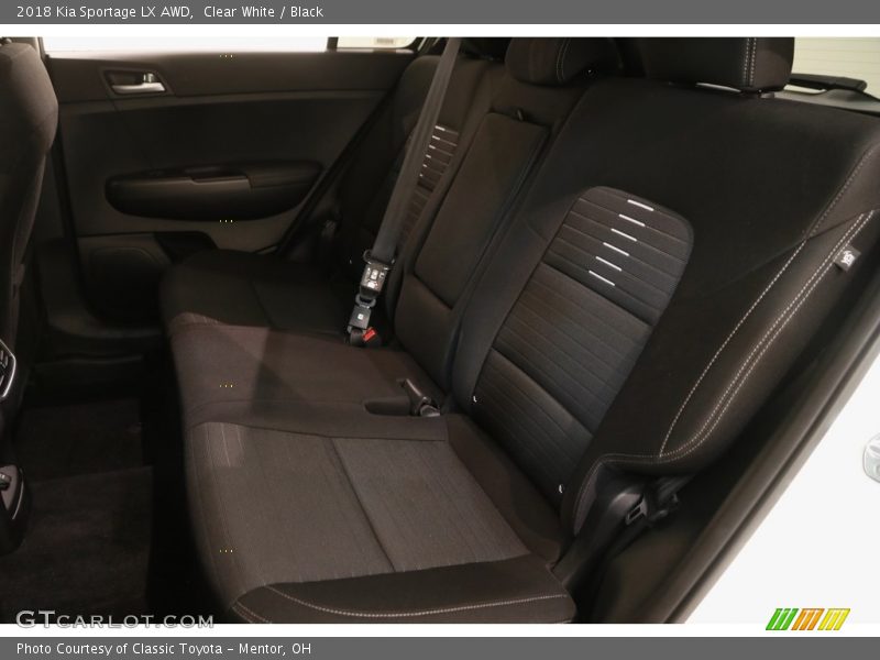 Clear White / Black 2018 Kia Sportage LX AWD