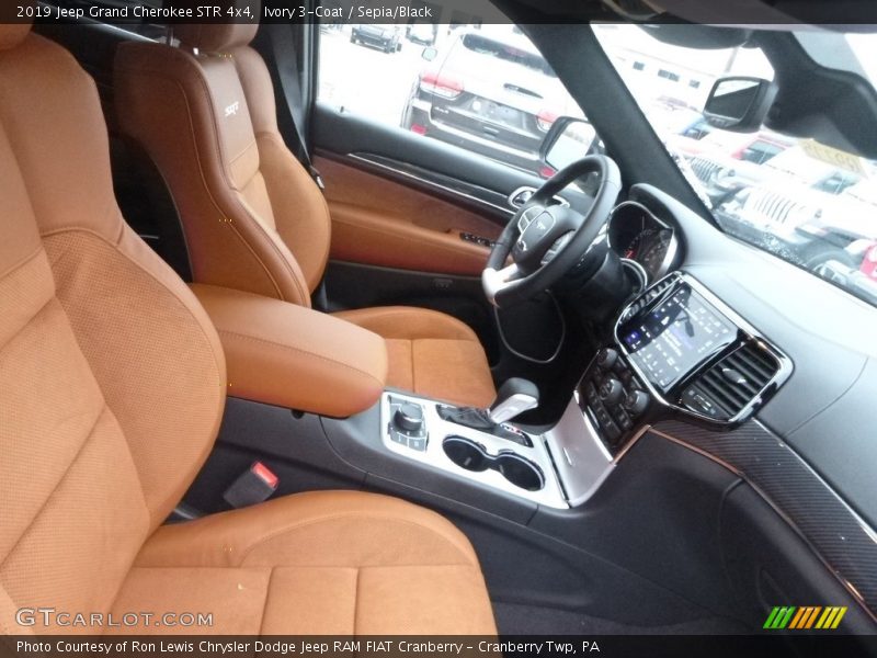 Front Seat of 2019 Grand Cherokee STR 4x4
