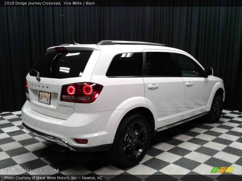 Vice White / Black 2018 Dodge Journey Crossroad