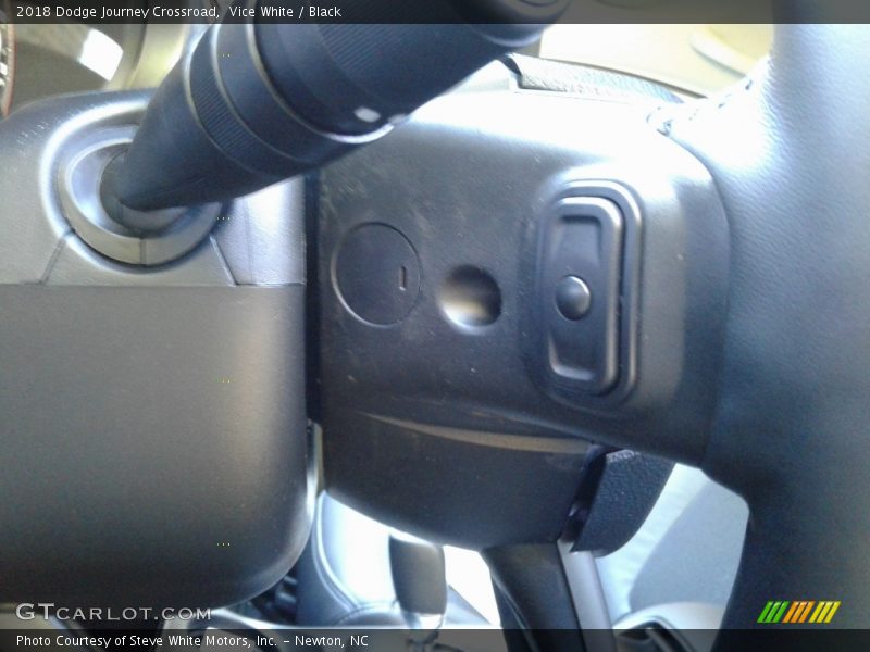 Vice White / Black 2018 Dodge Journey Crossroad