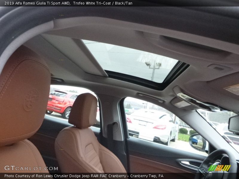 Trofeo White Tri-Coat / Black/Tan 2019 Alfa Romeo Giulia Ti Sport AWD