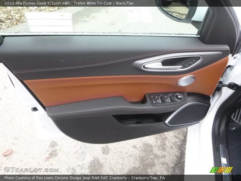 Trofeo White Tri-Coat / Black/Tan 2019 Alfa Romeo Giulia Ti Sport AWD