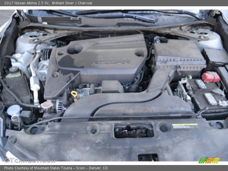 Brilliant Silver / Charcoal 2017 Nissan Altima 2.5 SV