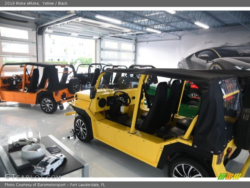 Yellow / Black 2019 Moke eMoke