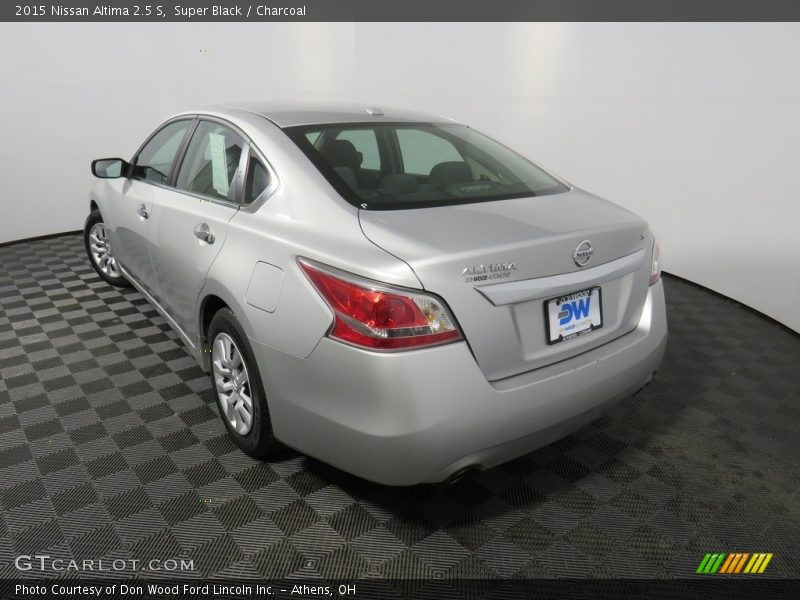 Super Black / Charcoal 2015 Nissan Altima 2.5 S