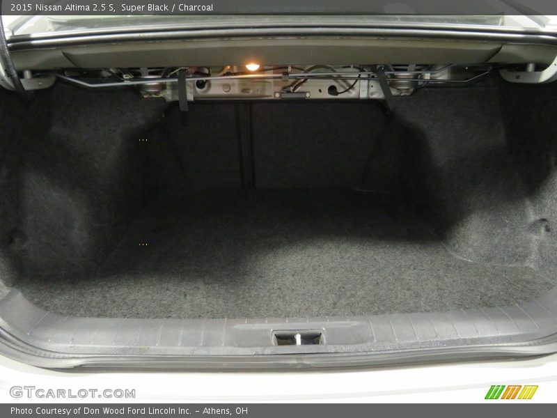 Super Black / Charcoal 2015 Nissan Altima 2.5 S