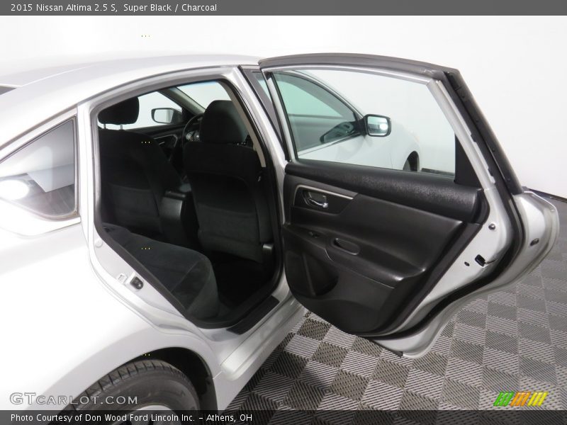 Super Black / Charcoal 2015 Nissan Altima 2.5 S
