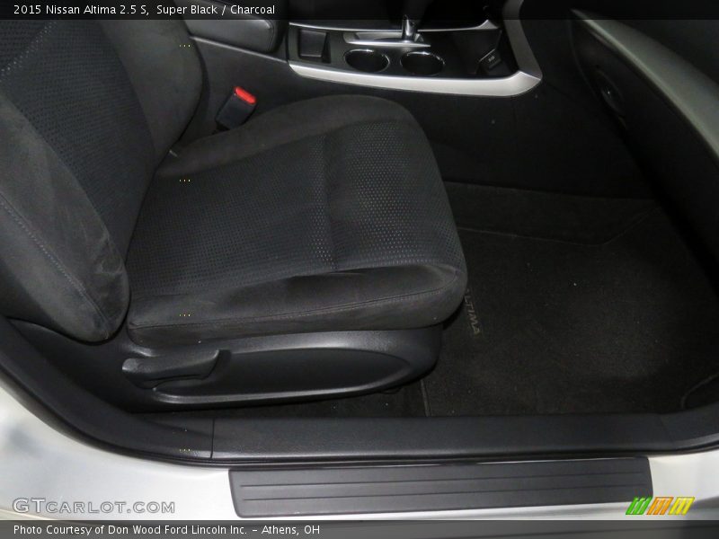 Super Black / Charcoal 2015 Nissan Altima 2.5 S