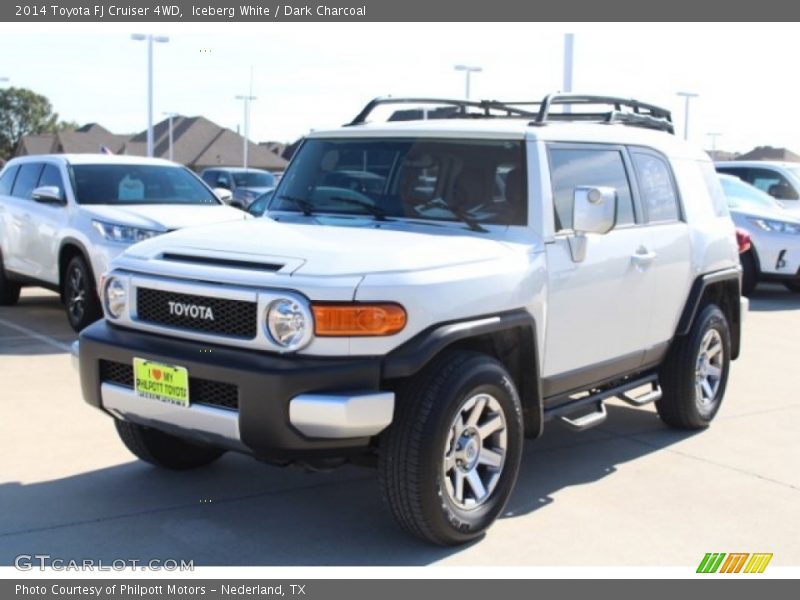 Iceberg White / Dark Charcoal 2014 Toyota FJ Cruiser 4WD