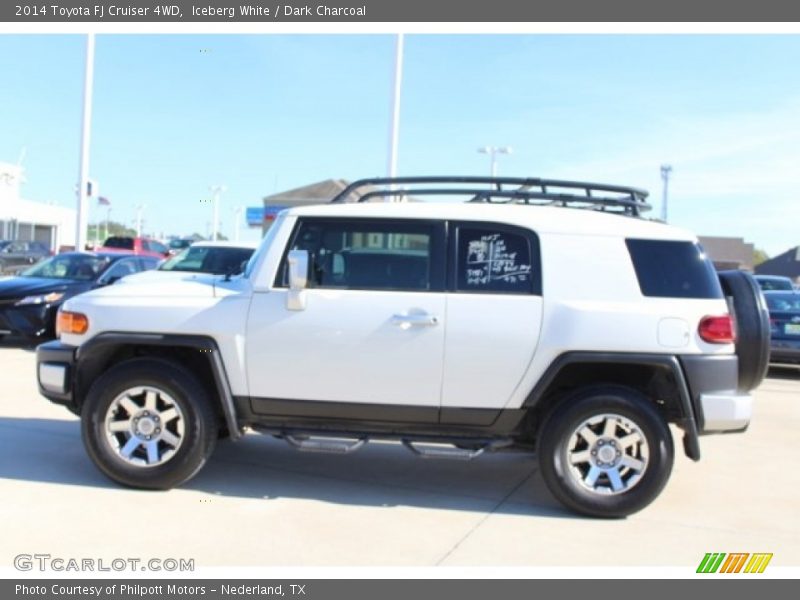 Iceberg White / Dark Charcoal 2014 Toyota FJ Cruiser 4WD