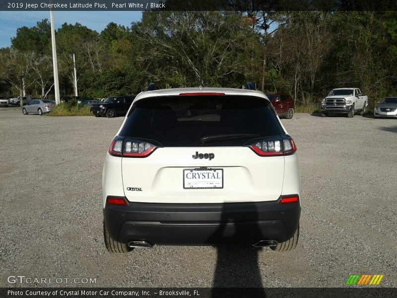 Pearl White / Black 2019 Jeep Cherokee Latitude Plus