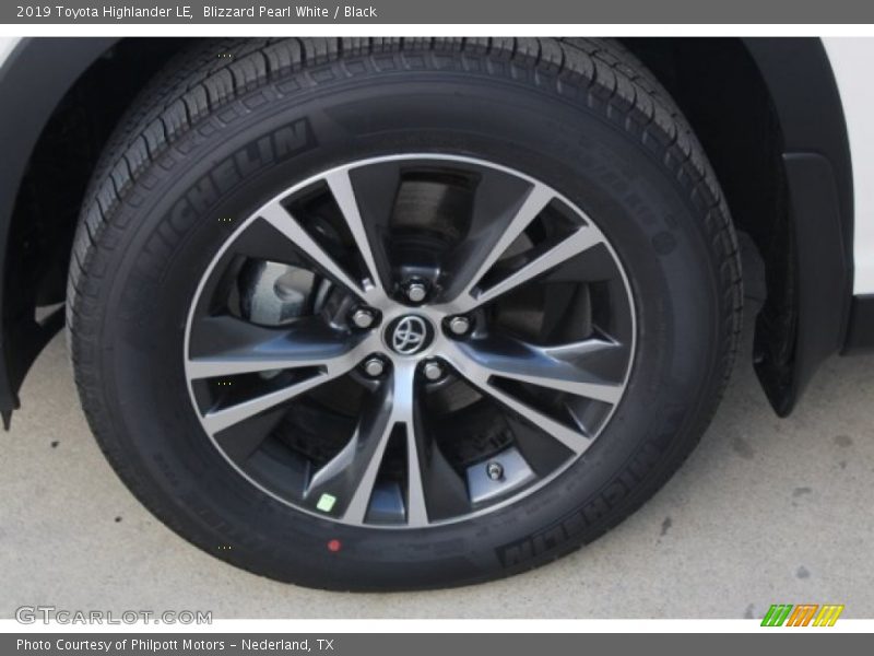 Blizzard Pearl White / Black 2019 Toyota Highlander LE