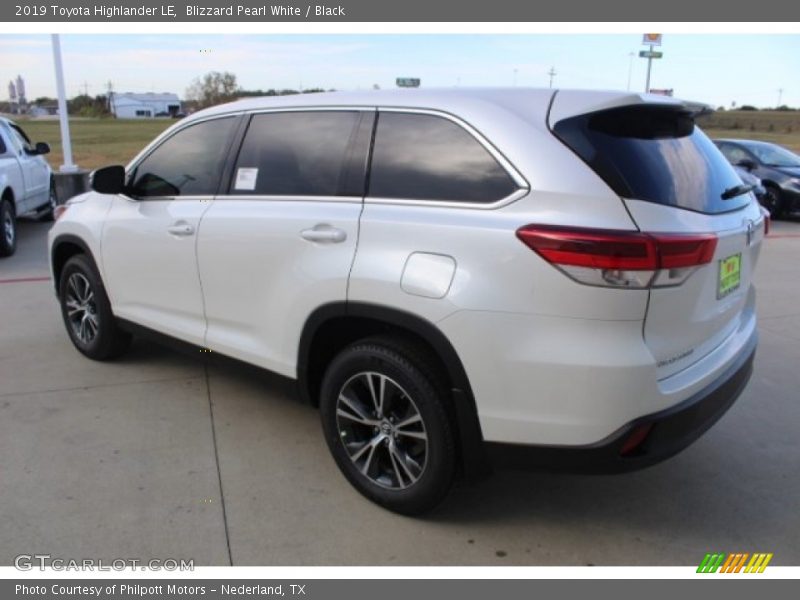 Blizzard Pearl White / Black 2019 Toyota Highlander LE