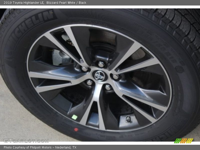 Blizzard Pearl White / Black 2019 Toyota Highlander LE