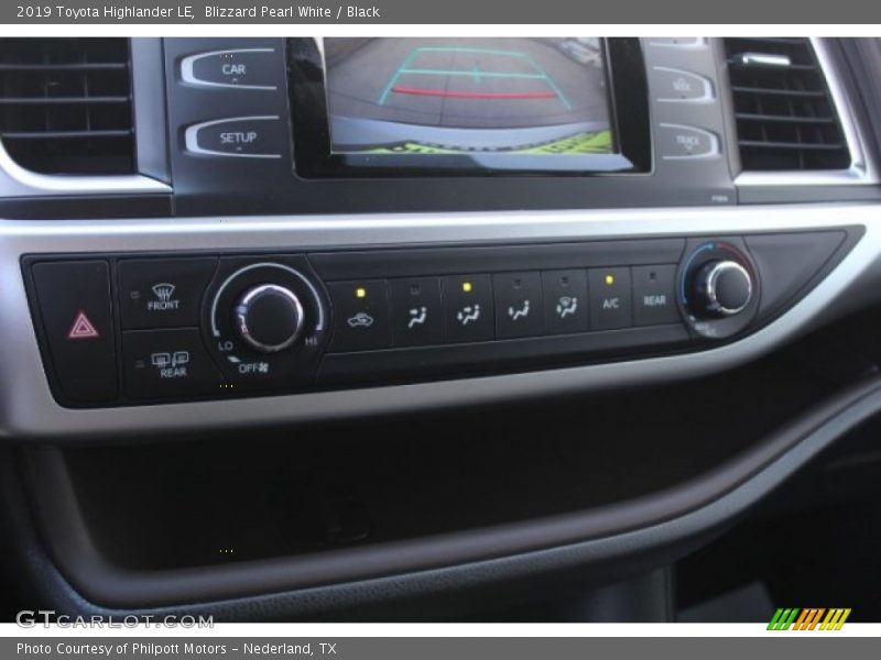 Blizzard Pearl White / Black 2019 Toyota Highlander LE