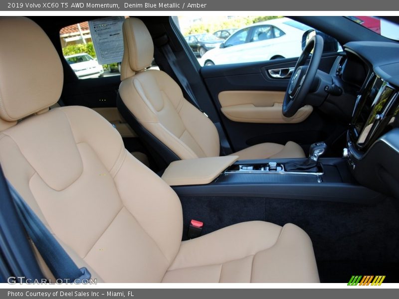 Denim Blue Metallic / Amber 2019 Volvo XC60 T5 AWD Momentum