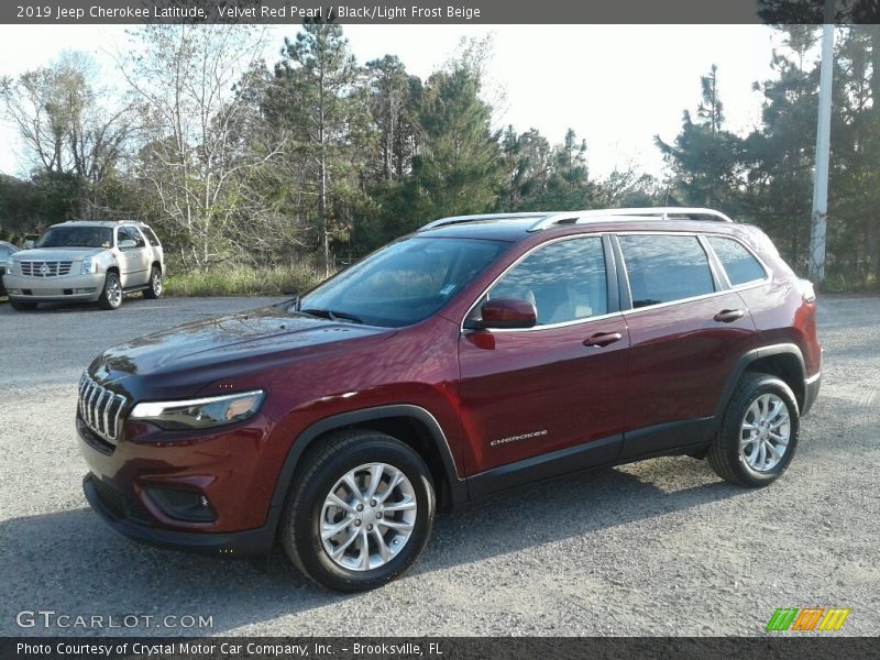Velvet Red Pearl / Black/Light Frost Beige 2019 Jeep Cherokee Latitude