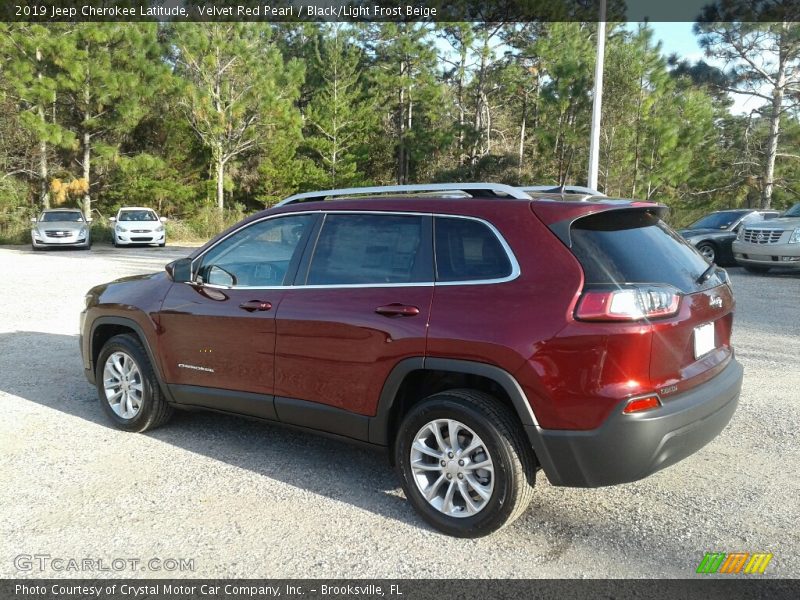 Velvet Red Pearl / Black/Light Frost Beige 2019 Jeep Cherokee Latitude