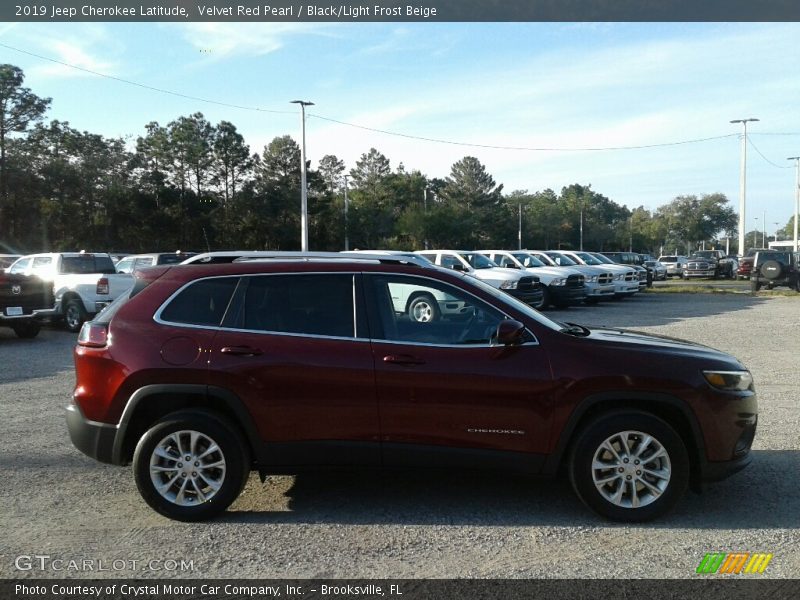 Velvet Red Pearl / Black/Light Frost Beige 2019 Jeep Cherokee Latitude