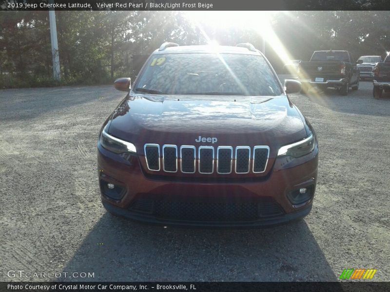 Velvet Red Pearl / Black/Light Frost Beige 2019 Jeep Cherokee Latitude