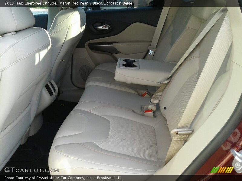 Velvet Red Pearl / Black/Light Frost Beige 2019 Jeep Cherokee Latitude