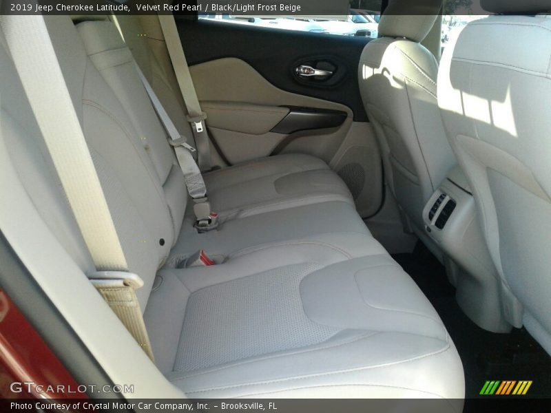 Velvet Red Pearl / Black/Light Frost Beige 2019 Jeep Cherokee Latitude