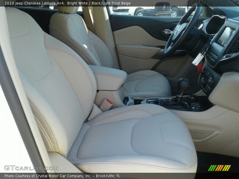 Bright White / Black/Light Frost Beige 2019 Jeep Cherokee Latitude 4x4
