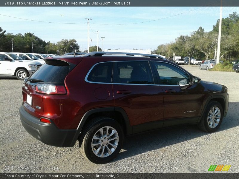 Velvet Red Pearl / Black/Light Frost Beige 2019 Jeep Cherokee Latitude