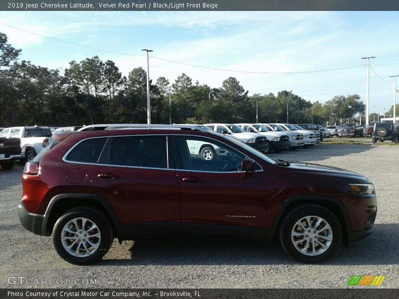 Velvet Red Pearl / Black/Light Frost Beige 2019 Jeep Cherokee Latitude