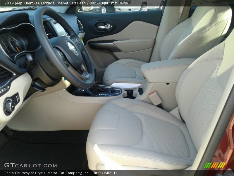 Velvet Red Pearl / Black/Light Frost Beige 2019 Jeep Cherokee Latitude