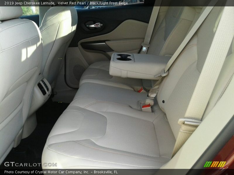 Velvet Red Pearl / Black/Light Frost Beige 2019 Jeep Cherokee Latitude
