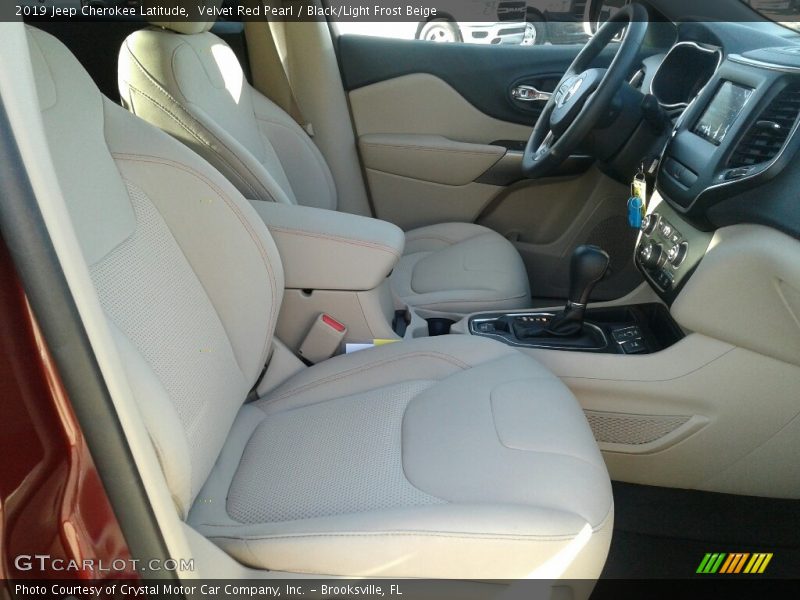Velvet Red Pearl / Black/Light Frost Beige 2019 Jeep Cherokee Latitude