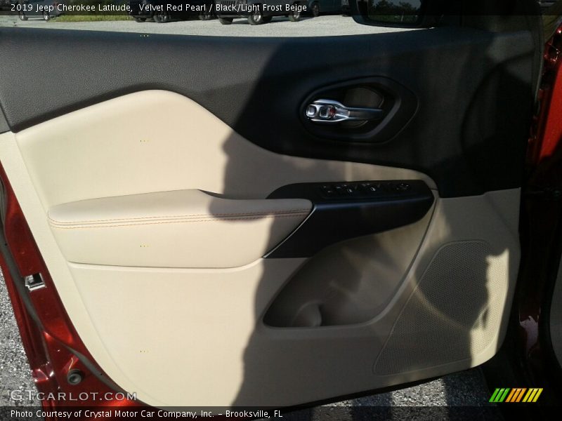 Velvet Red Pearl / Black/Light Frost Beige 2019 Jeep Cherokee Latitude