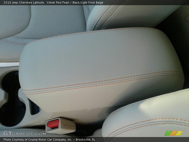Velvet Red Pearl / Black/Light Frost Beige 2019 Jeep Cherokee Latitude