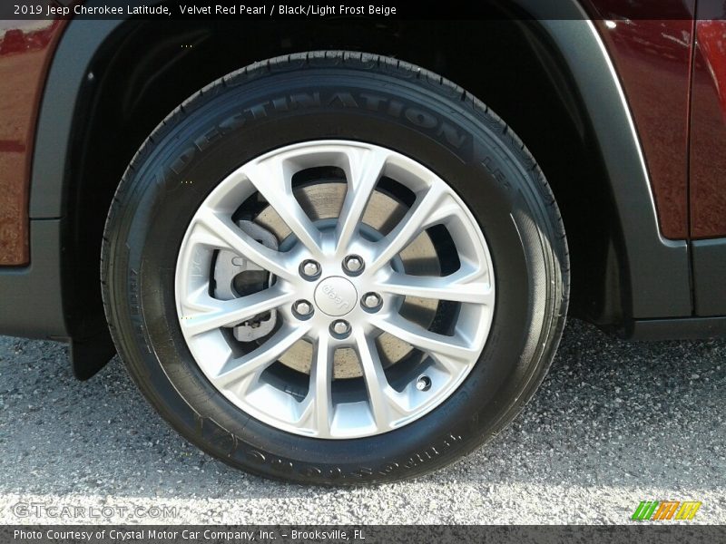 Velvet Red Pearl / Black/Light Frost Beige 2019 Jeep Cherokee Latitude
