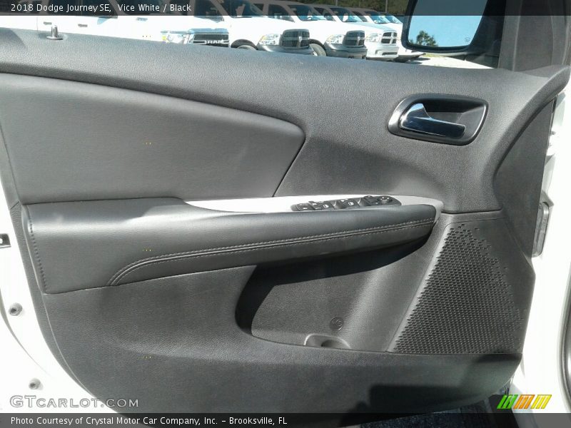 Vice White / Black 2018 Dodge Journey SE