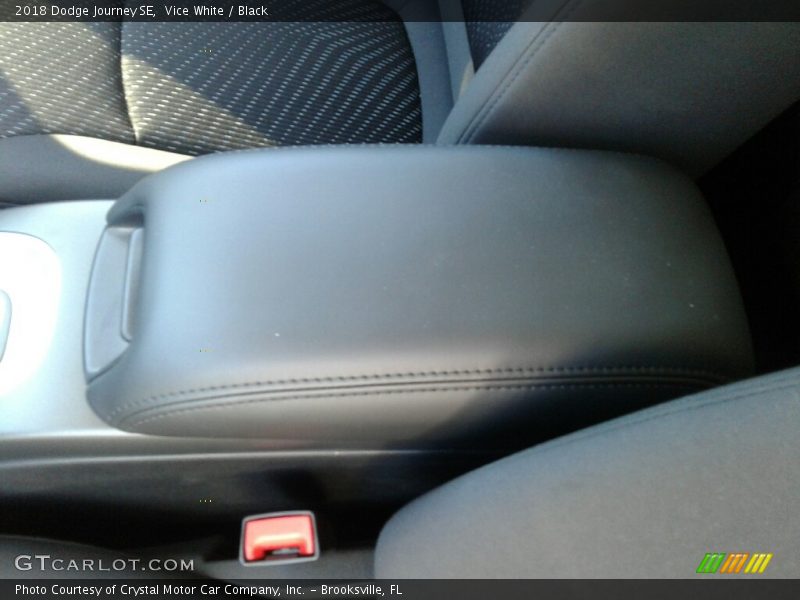 Vice White / Black 2018 Dodge Journey SE