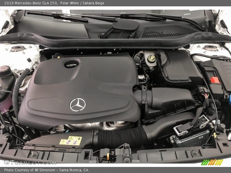 Polar White / Sahara Beige 2019 Mercedes-Benz GLA 250