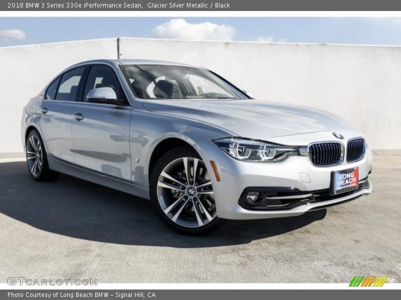 Front 3/4 View of 2018 3 Series 330e iPerformance Sedan