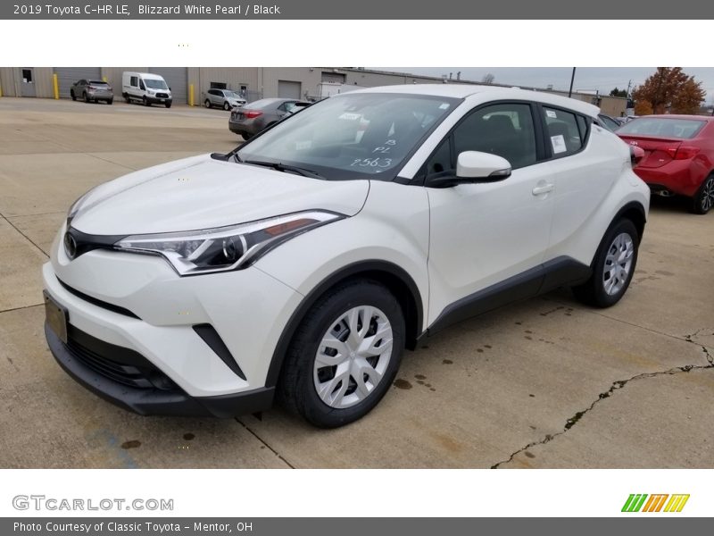 Blizzard White Pearl / Black 2019 Toyota C-HR LE