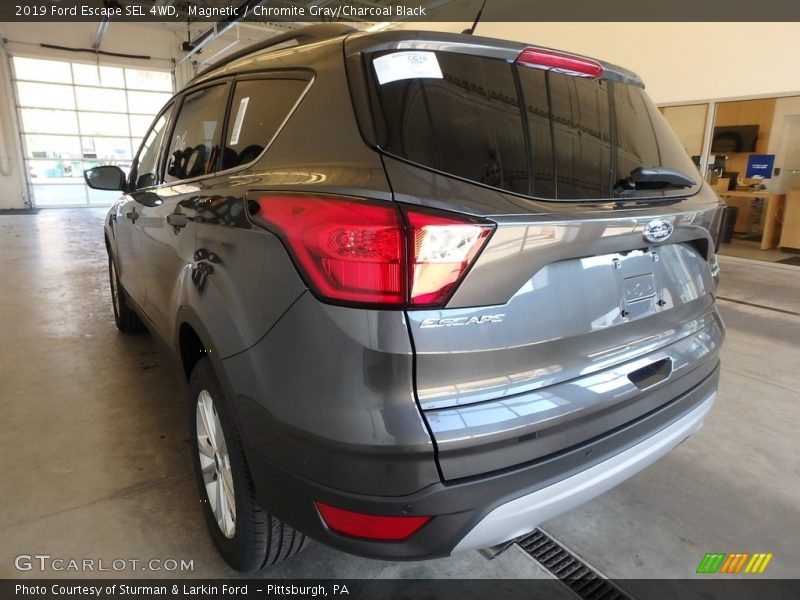 Magnetic / Chromite Gray/Charcoal Black 2019 Ford Escape SEL 4WD