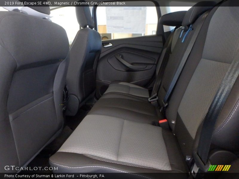 Magnetic / Chromite Gray/Charcoal Black 2019 Ford Escape SE 4WD