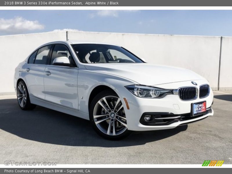 Front 3/4 View of 2018 3 Series 330e iPerformance Sedan