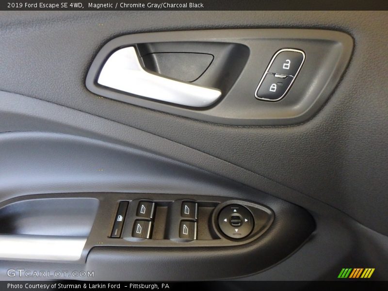 Magnetic / Chromite Gray/Charcoal Black 2019 Ford Escape SE 4WD
